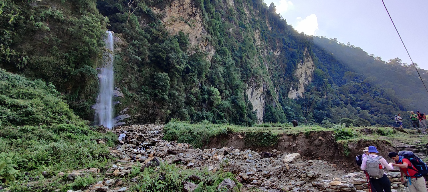 The unnamed but beautiful waterfall